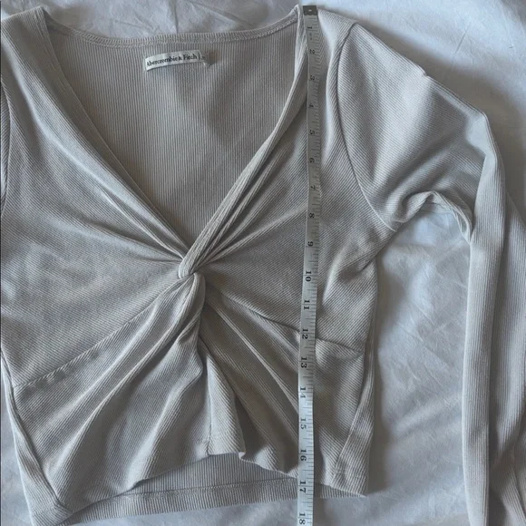 Abercrombie Twist Front Long Sleeve, cream - Picture 6 of 7